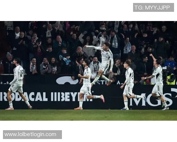 国王杯精彩对决皇马5-0战胜利物浦补时进球点燃全场激情 国王杯精彩对决皇马5-0战胜利物浦补时进球点燃全场激情