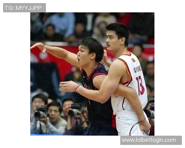 姚明在决赛中泪洒赛场感动全场展现运动员不屈精神与情感深度