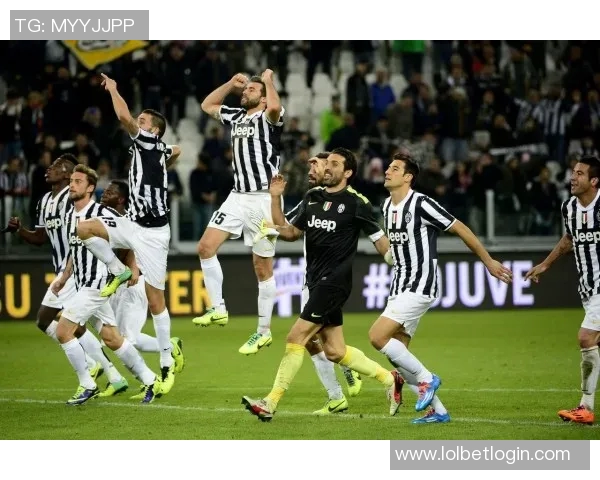 意甲焦点战巴萨3-0尤文图斯争议判罚引发全场热议与绝杀瞬间