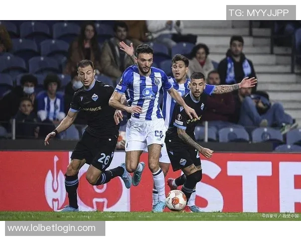 欧联杯激战：拜仁与波尔图1比1平局引发全场热议与焦点解析