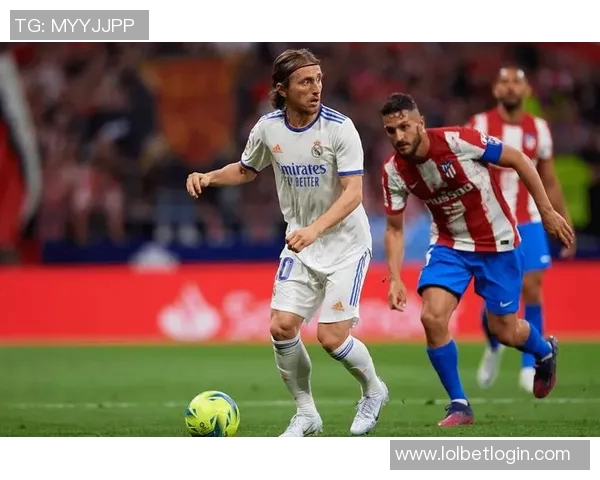 欧联杯震撼战役拜仁狂胜皇马引发全场热议与分析