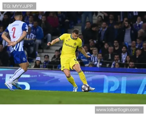 欧冠激战：多特蒙德与波尔图平局后点球大战引发全场沸腾