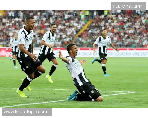 英超激情对决多特蒙德大胜AC米兰乌龙球引发争议判罚全场沸腾 英超激情对决多特蒙德大胜AC米兰乌龙球引发争议判罚全场沸腾