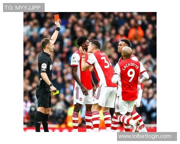 世界杯激战阿森纳与尤文图斯战成平局帽子戏法引发争议判罚热议